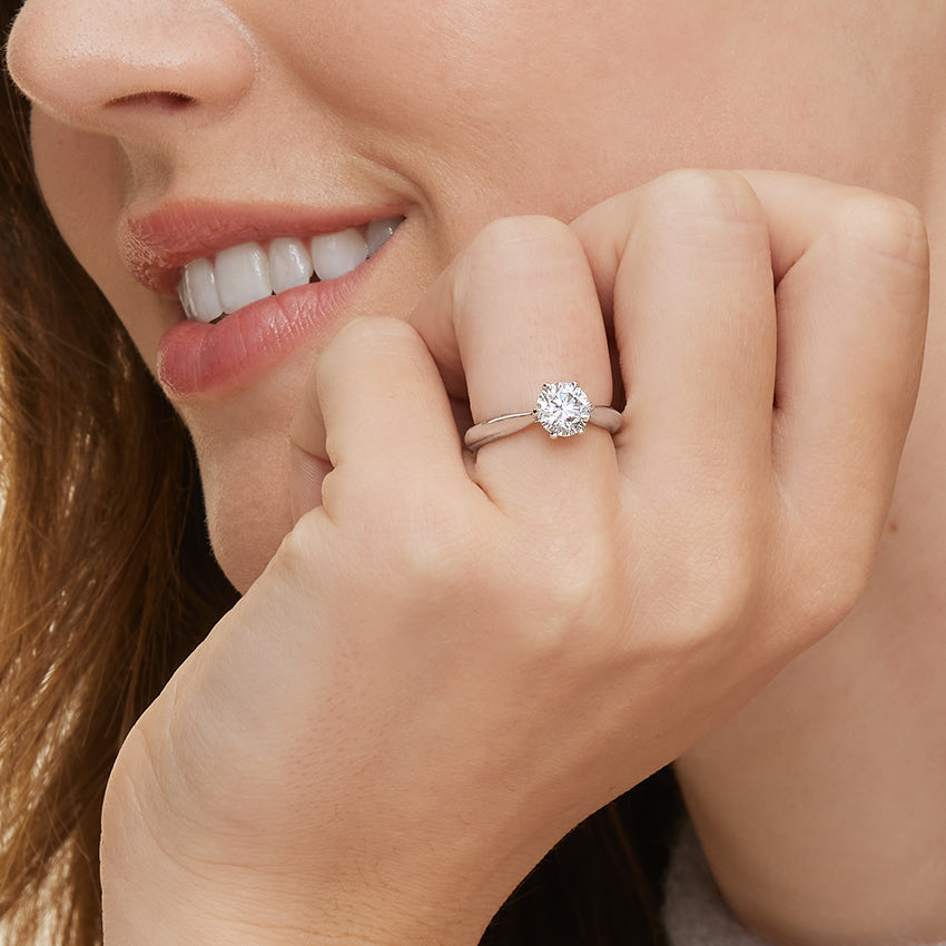 Leila Moissanite Ring｜2ct