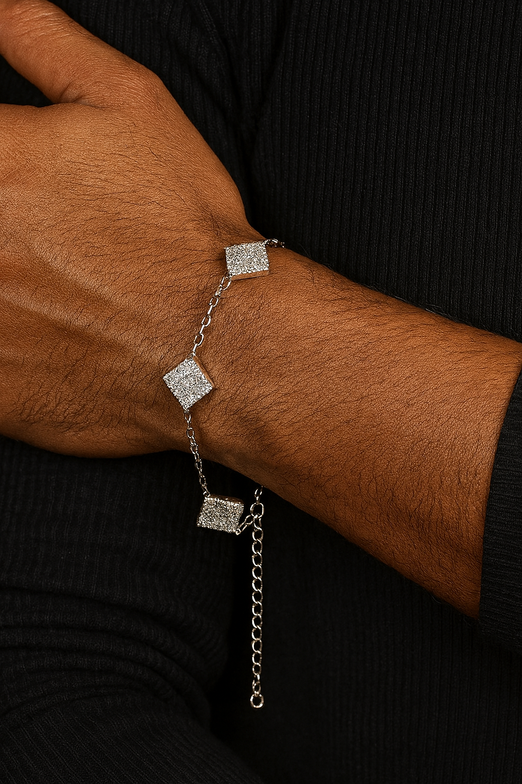 ICED CLOVER BRACELET- WHITE GOLD