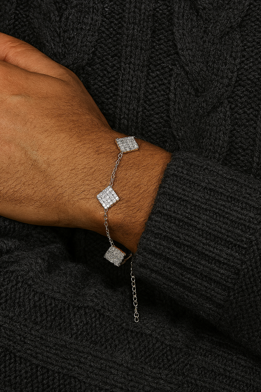 ICED CLOVER BRACELET- WHITE GOLD