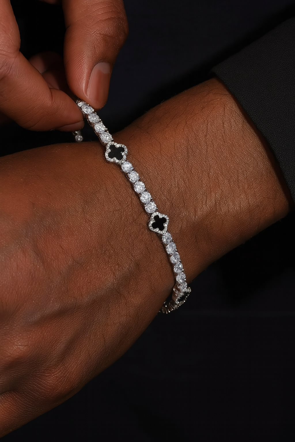 MOISSANITE BLACK CLOVER TENNIS BRACELET - WHITE GOLD