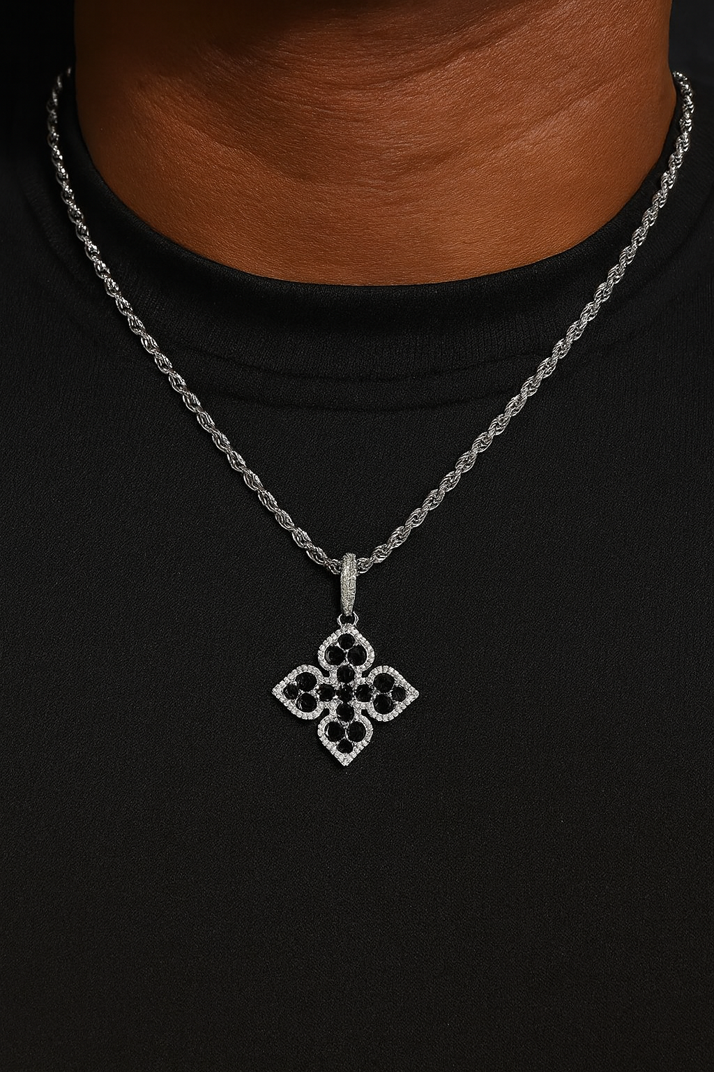 MOISSANITE BLACK CLOVER HANGER - WHITE GOLD