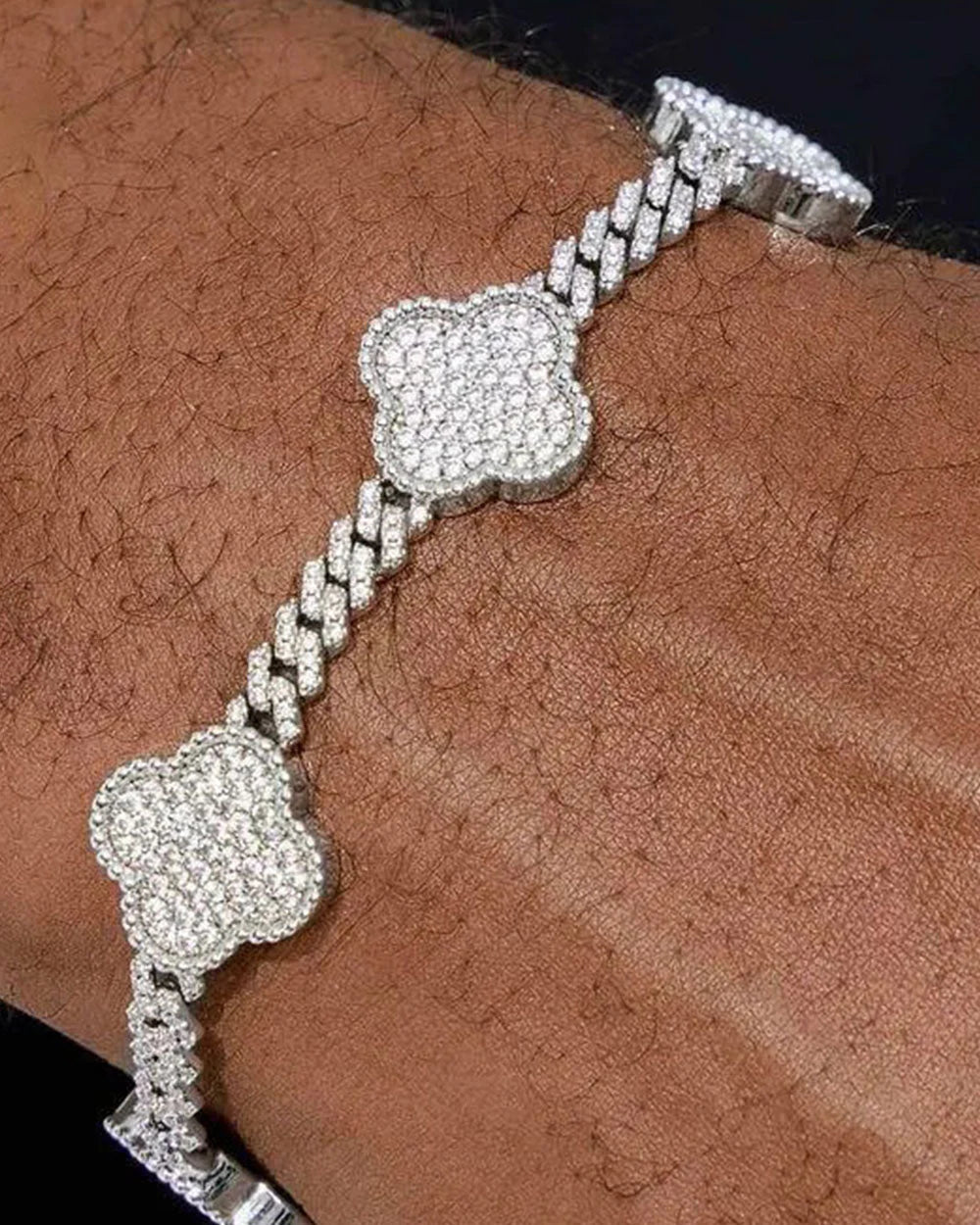 ICED CLOVER BRACELET - WHITE GOLD